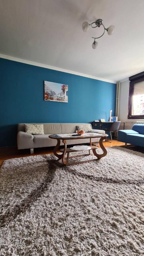Kingston Apartment Pirot Luaran gambar