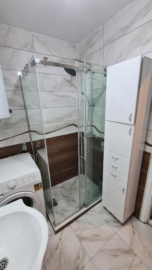 Kingston Apartment Pirot Luaran gambar