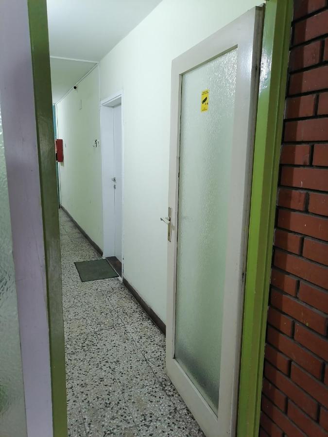 Kingston Apartment Pirot Luaran gambar