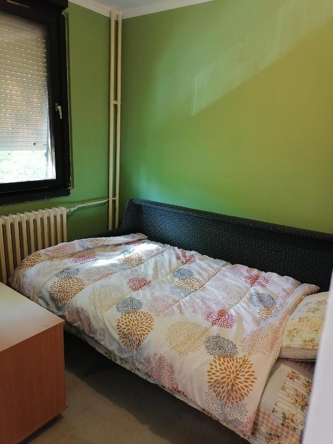 Kingston Apartment Pirot Luaran gambar