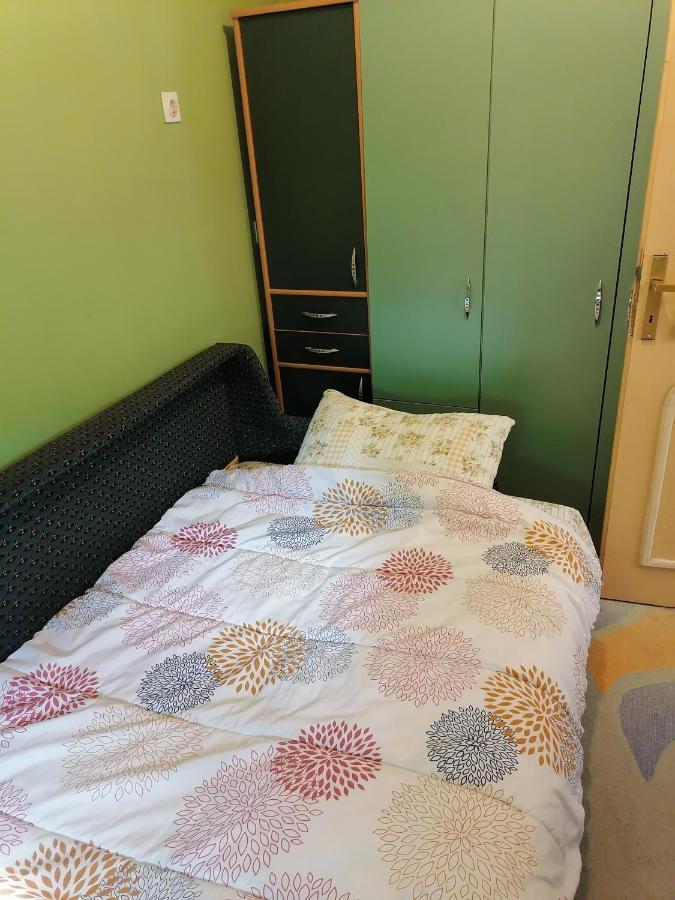 Kingston Apartment Pirot Luaran gambar