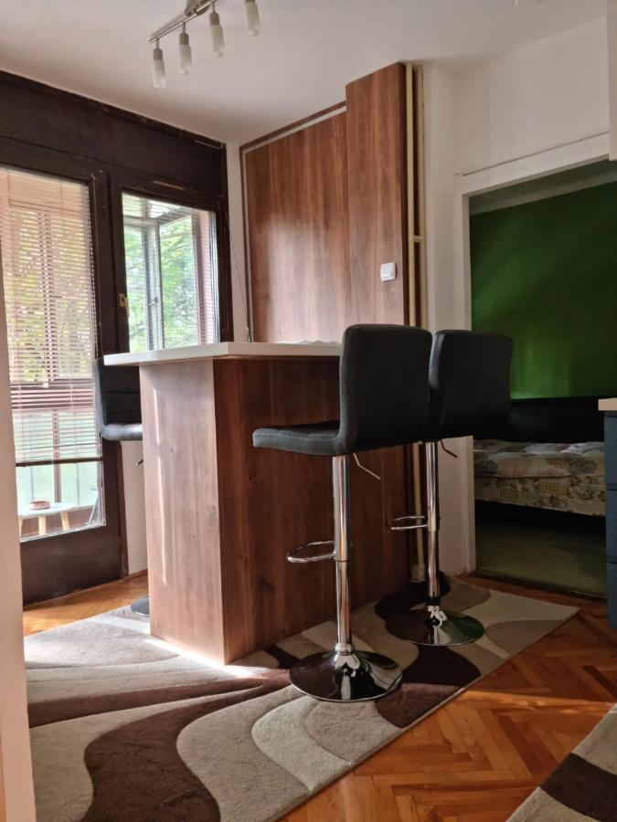 Kingston Apartment Pirot Luaran gambar