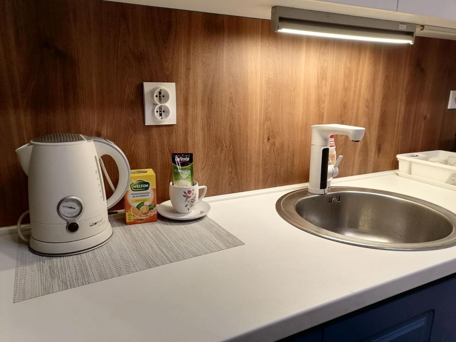Kingston Apartment Pirot Luaran gambar
